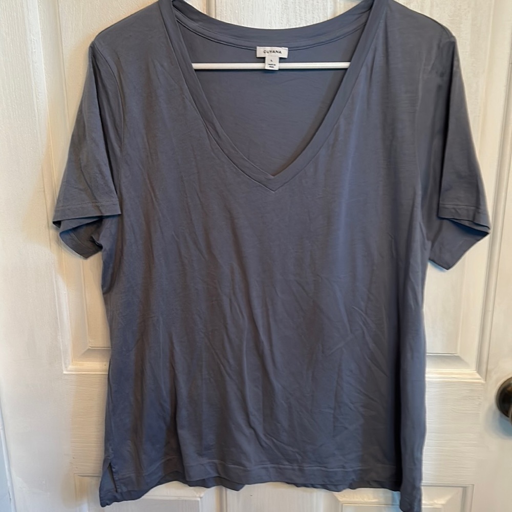 Cuyana tshirt